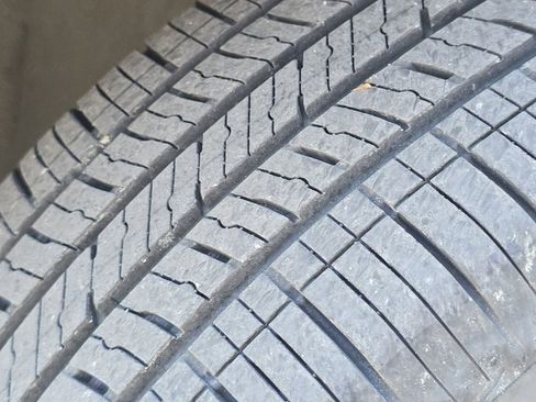 Used 2025 Kia Niro EX image 11