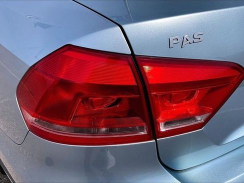 Used 2012 Volkswagen Passat 2.5 SE FWD image 21
