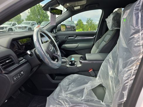 New 2027 GMC Terrain AT4 w/ Convenience Package III AWD/4WD image 12