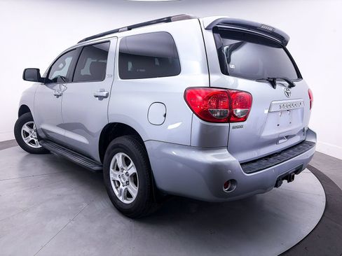 Used 2017 Toyota Sequoia SR5 w/ Premium Package AWD/4WD image 3