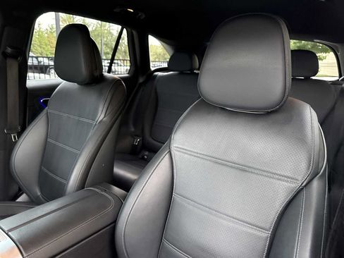 Used 2025 Mercedes-Benz GLC 300 image 22