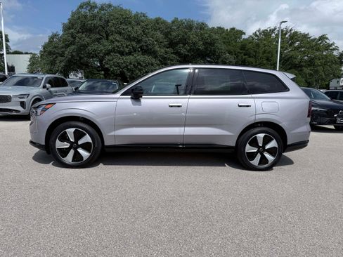 New 2026 Volvo EX90 Plus RWD image 3