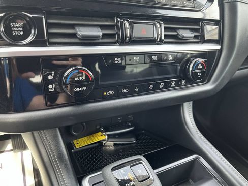 Used 2025 Nissan Pathfinder Platinum w/ Cargo Package FWD image 19