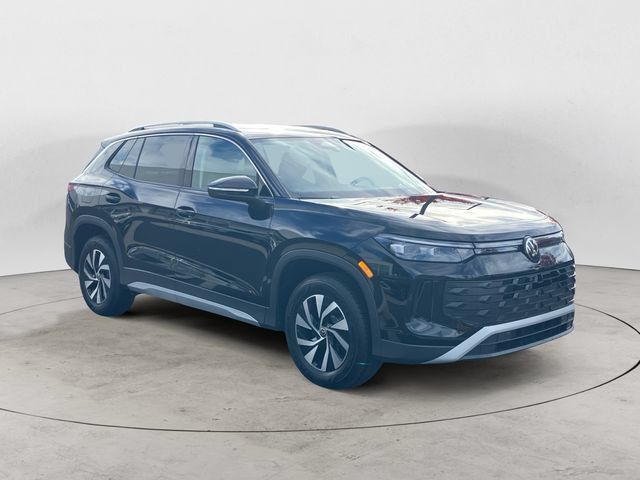Certified 2025 Volkswagen Tiguan S AWD/4WD image 7