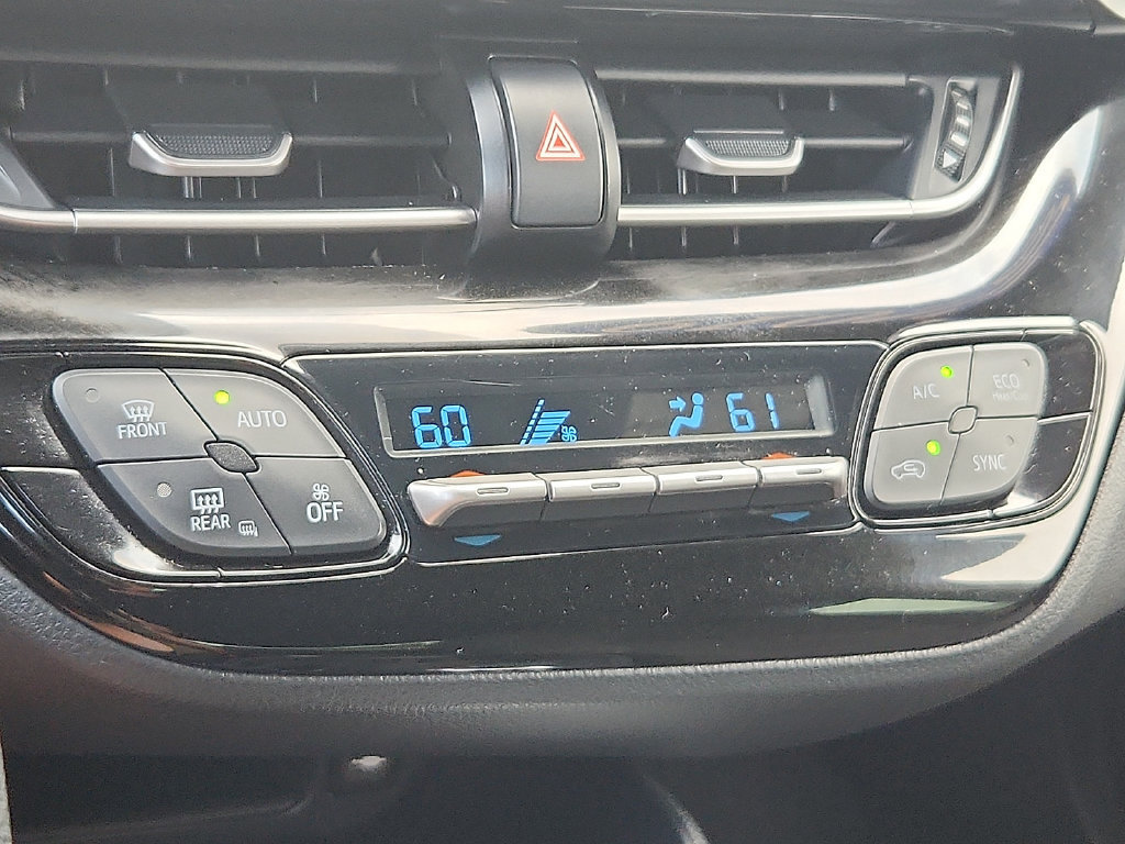 Used 2019 Toyota C-HR LE FWD image 10