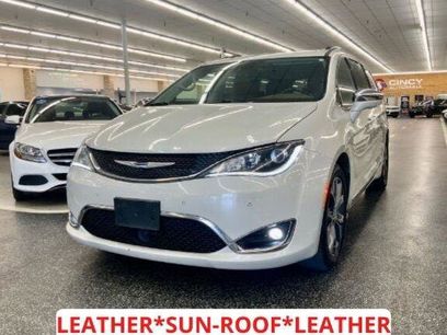 Used 2019 Chrysler Pacifica Limited w/ Tire & Wheel Group
