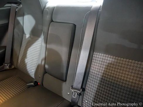 Used 2019 Dodge Challenger SXT image 11