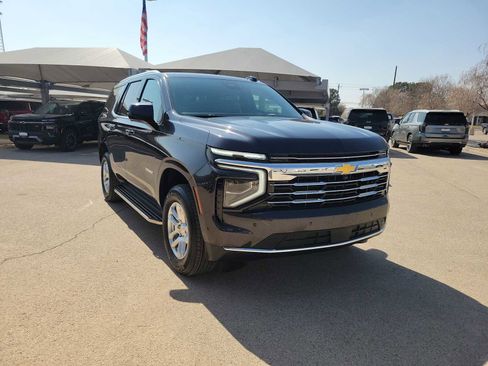 Used 2025 Chevrolet Tahoe LT RWD image 2