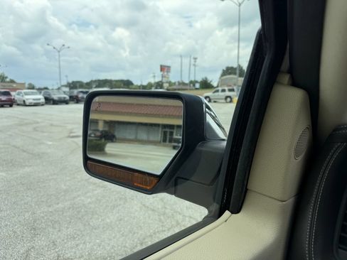 Used 2017 Lincoln Navigator L Reserve RWD image 40