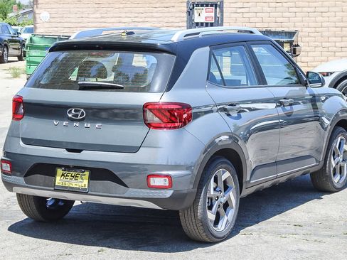 New 2025 Hyundai Venue Limited image 4