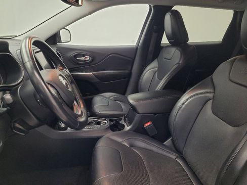 Used 2019 Jeep Cherokee Limited image 17