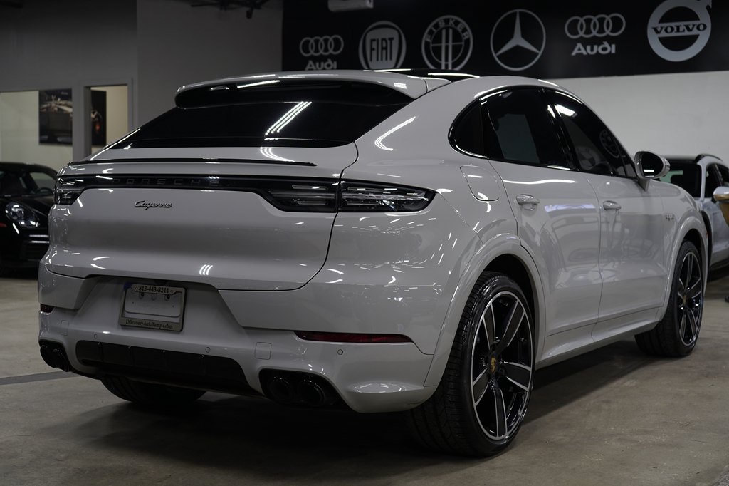 Used 2023 Porsche Cayenne Platinum Edition AWD/4WD image 5