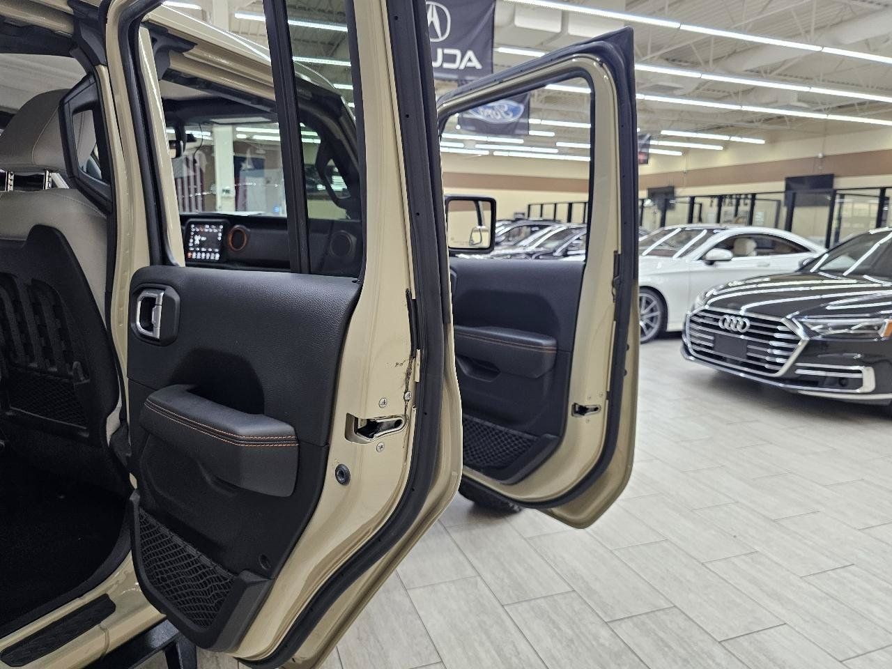 Used 2020 Jeep Gladiator Mojave AWD/4WD image 23