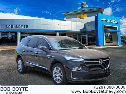Used 2023 Buick Enclave Essence w/ Experience Buick Package FWD image 1
