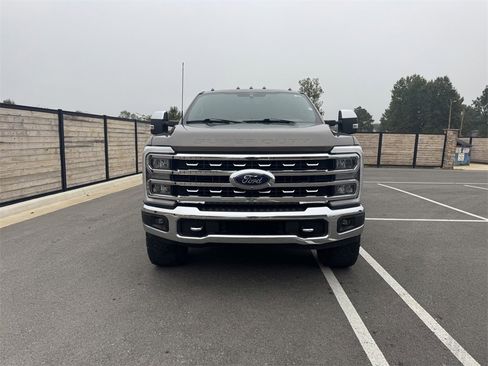 Certified 2023 Ford F250 Lariat w/ Chrome Package image 5