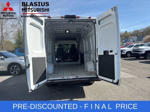 Used 2025 RAM ProMaster 3500 w/ Convenience Group FWD image 8