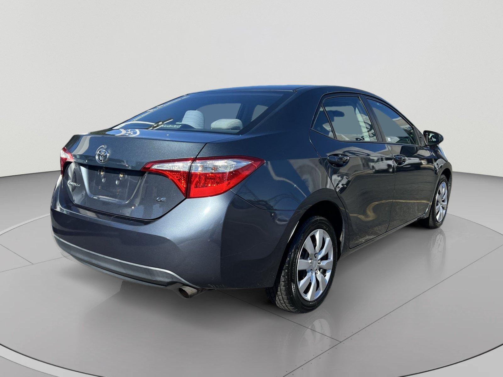 Used 2014 Toyota Corolla LE FWD image 3
