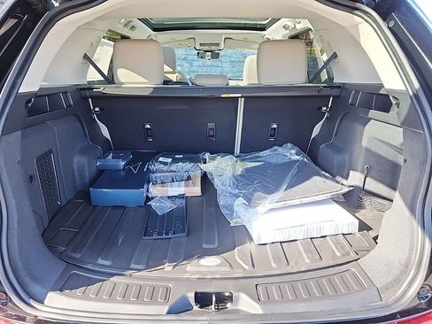 Certified 2025 Land Rover Discovery Sport S image 13