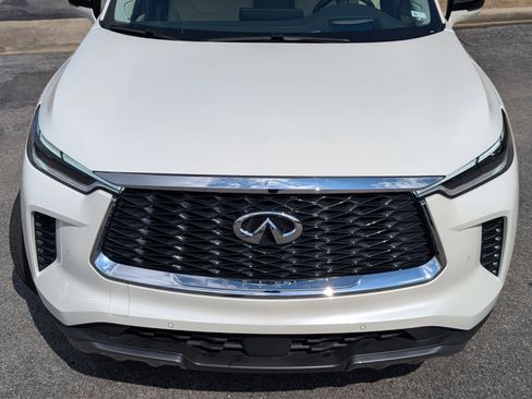 Used 2025 INFINITI QX60 Sensory w/ Vision Package image 12