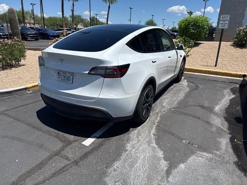 Used 2020 Tesla Model Y Long Range AWD/4WD image 4