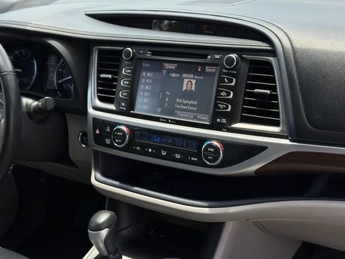 Used 2015 Toyota Highlander Limited FWD image 28