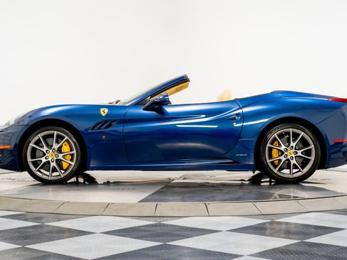 Used 2012 Ferrari California image 6