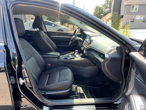 Used 2022 Nissan Altima 2.5 SV FWD image 30