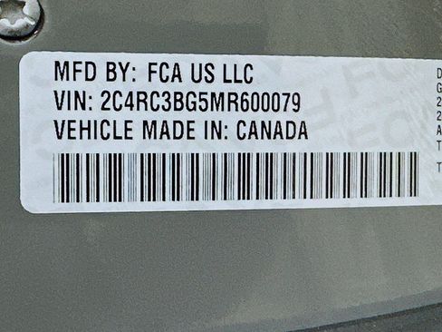 Used 2021 Chrysler Pacifica Touring-L w/ Uconnect Theater Family Group AWD/4WD image 35