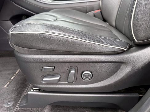 Used 2024 Hyundai Palisade Limited AWD/4WD image 11