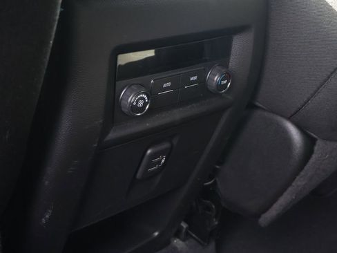 Certified 2023 Chevrolet Traverse LT image 36