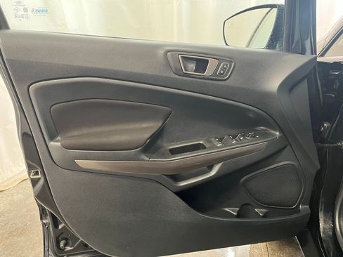 Used 2020 Ford EcoSport SE w/ SE Convenience Package image 9