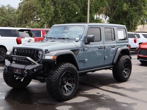 Used 2024 Jeep Wrangler Unlimited Sport AWD/4WD image 5