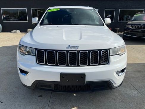 Certified 2019 Jeep Grand Cherokee Laredo AWD/4WD image 2
