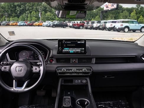 Used 2023 Honda Pilot Touring image 21