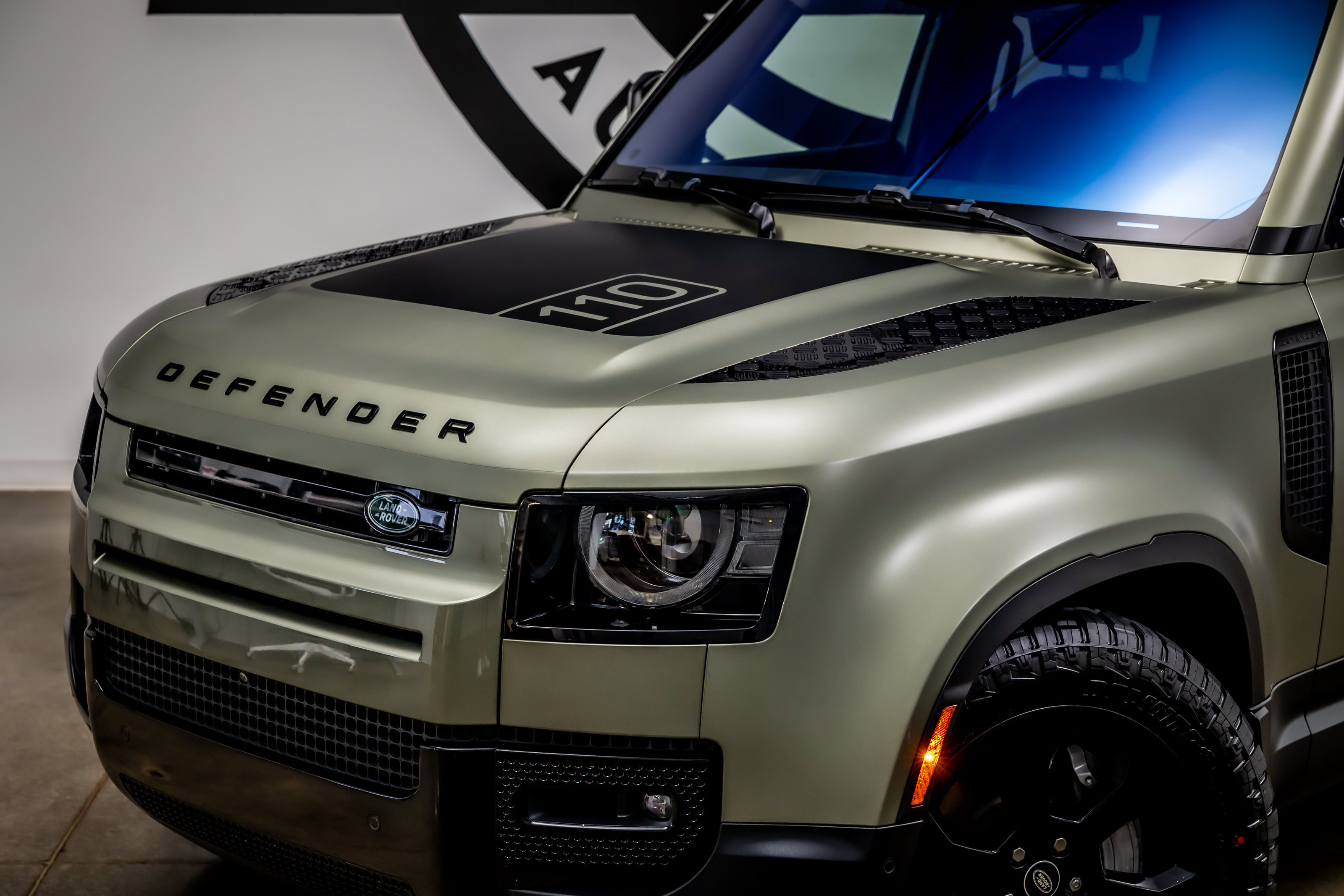 Used 2020 Land Rover Defender 110 HSE AWD/4WD image 19
