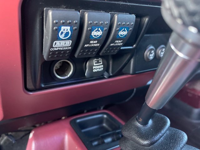 Used 2004 Jeep Wrangler Sahara AWD/4WD image 9
