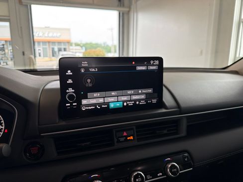 Used 2025 Honda Pilot Touring image 31