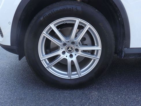 Used 2024 Mercedes-Benz GLC 300 4MATIC image 18