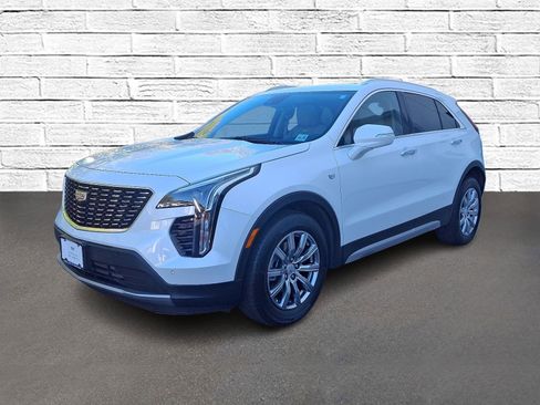Used 2021 Cadillac XT4 Premium Luxury image 2