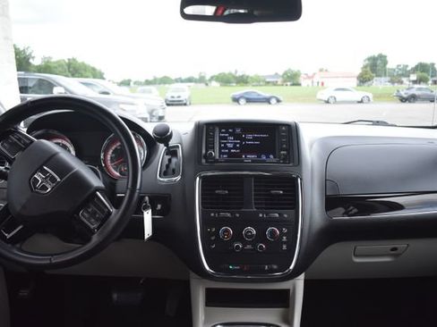 Used 2019 Dodge Grand Caravan SXT FWD image 33