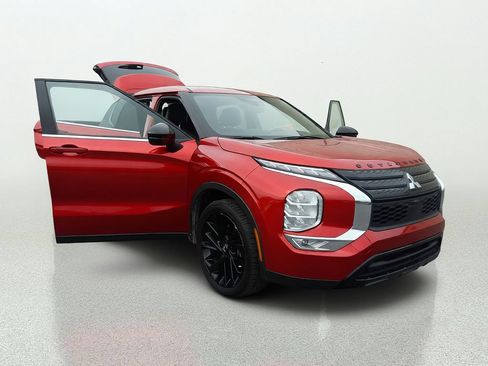Used 2023 Mitsubishi Outlander SE FWD image 9