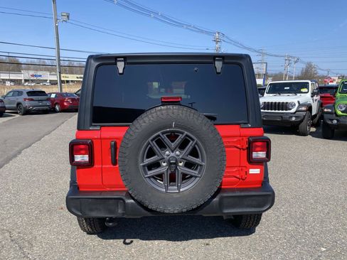 Certified 2025 Jeep Wrangler Unlimited Sport AWD/4WD image 4