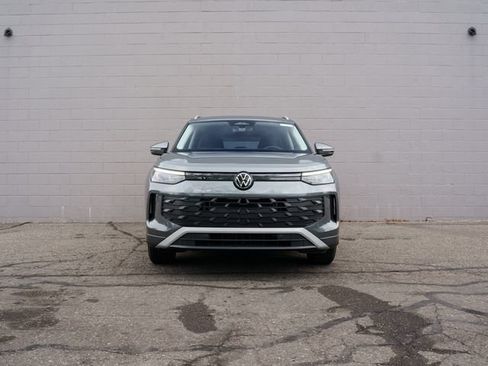 Used 2025 Volkswagen Tiguan S AWD/4WD image 10