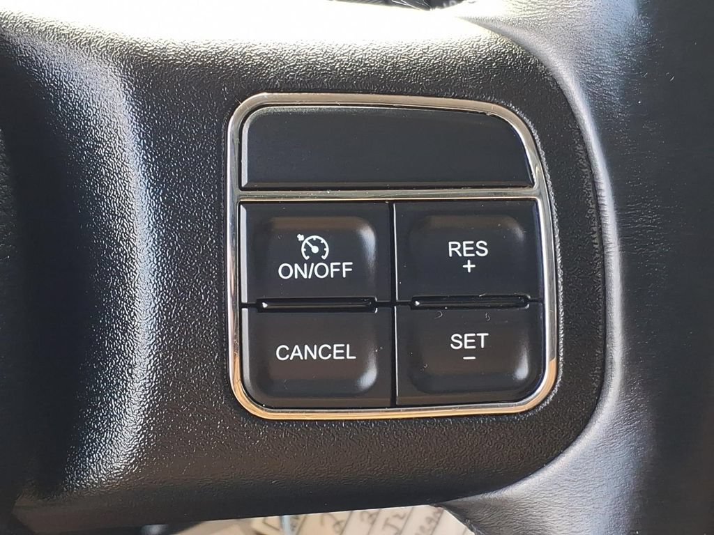 Used 2014 Jeep Wrangler Unlimited Sahara w/ Dual Top Group AWD/4WD image 10