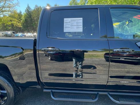Used 2017 Chevrolet Silverado 1500 LTZ Z71 w/ Realtree Edition AWD/4WD image 10
