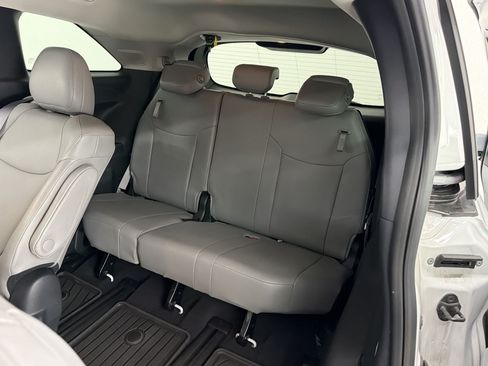 Used 2025 Toyota Sienna XLE w/ XLE Plus Package AWD/4WD image 31