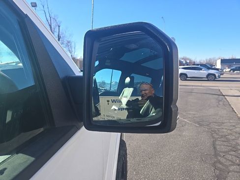 Used 2015 Ford F150 Lariat image 31