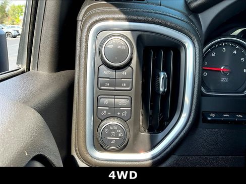 Used 2022 Chevrolet Silverado 2500 High Country w/ Z71 Off-Road Package AWD/4WD image 37