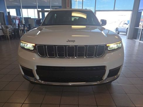 Used 2022 Jeep Grand Cherokee L Limited RWD image 3