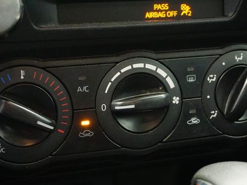 Used 2018 MAZDA MAZDA3 Sport image 27